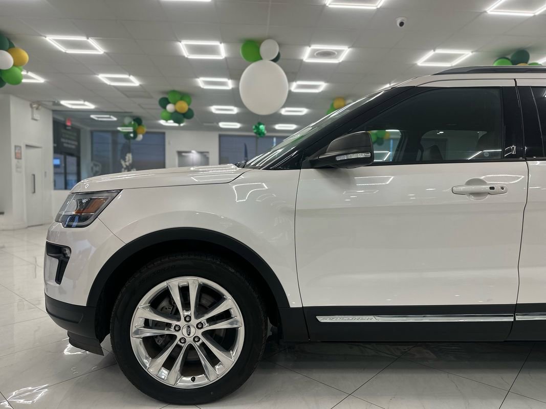 Used 2019 Ford Explorer XLT w/ Equipment Group 202A image 6