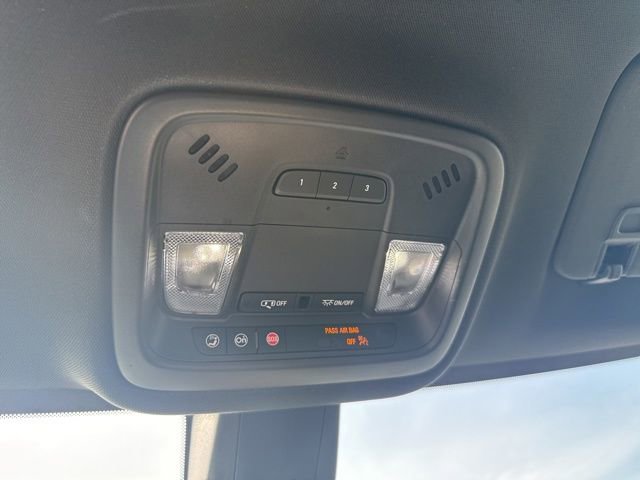 Used 2023 Chevrolet Traverse LT image 23