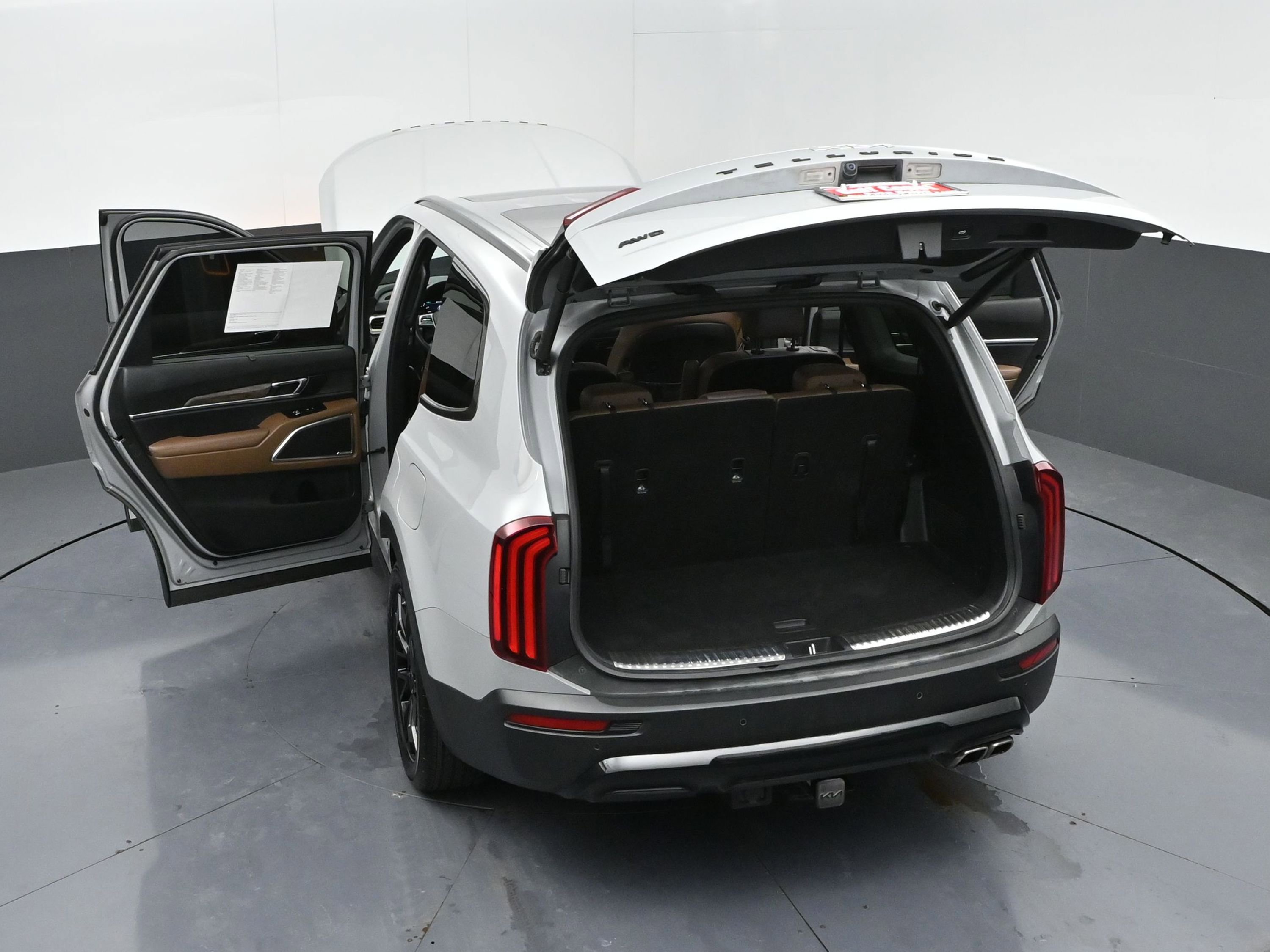 Used 2022 Kia Telluride SX w/ SX Prestige Package image 54