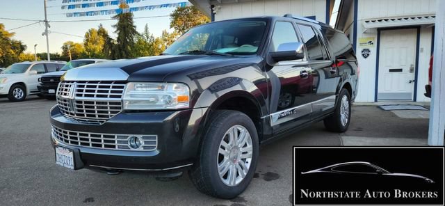 Used 2014 Lincoln Navigator L 4WD image 5