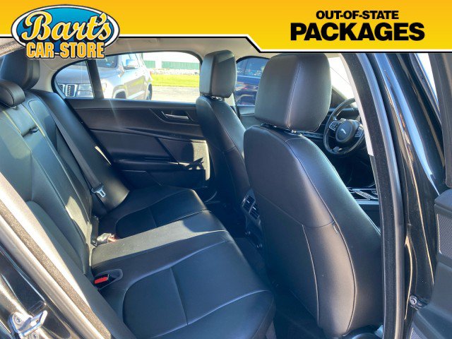 Used 2018 Jaguar XE Premium AWD/4WD image 9