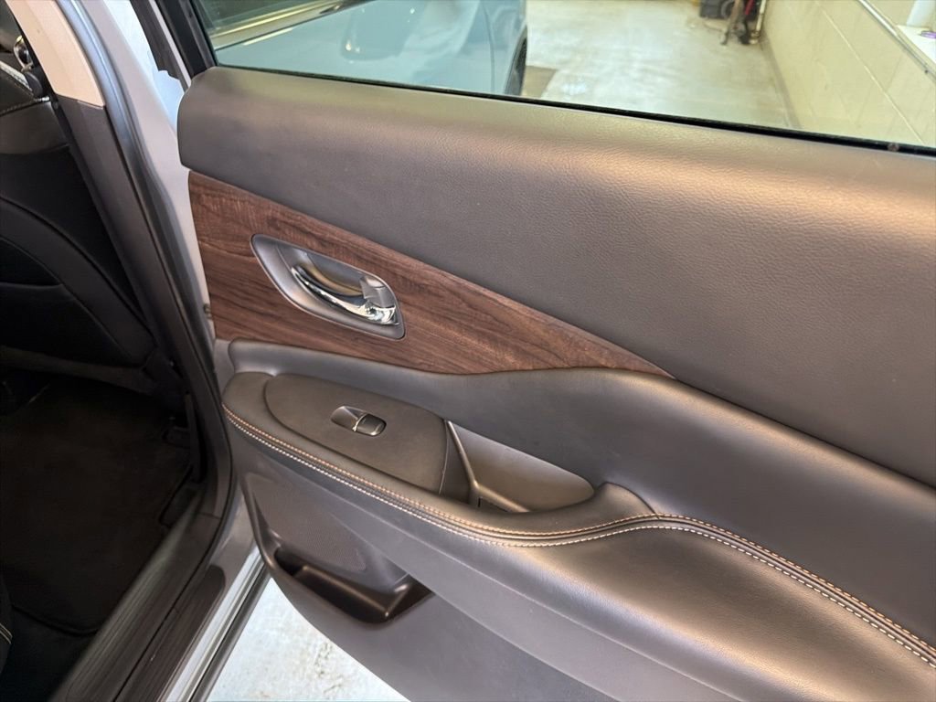 Used 2021 Nissan Murano Platinum w/ Cargo Package image 45