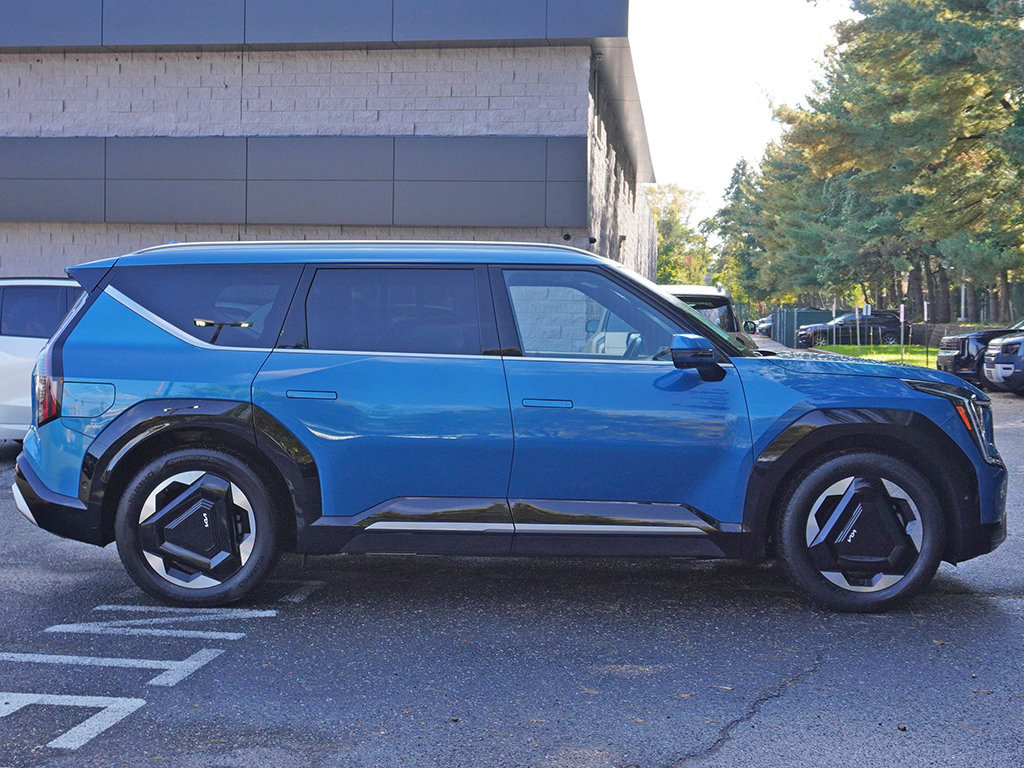Used 2024 Kia EV9 Land AWD/4WD image 23