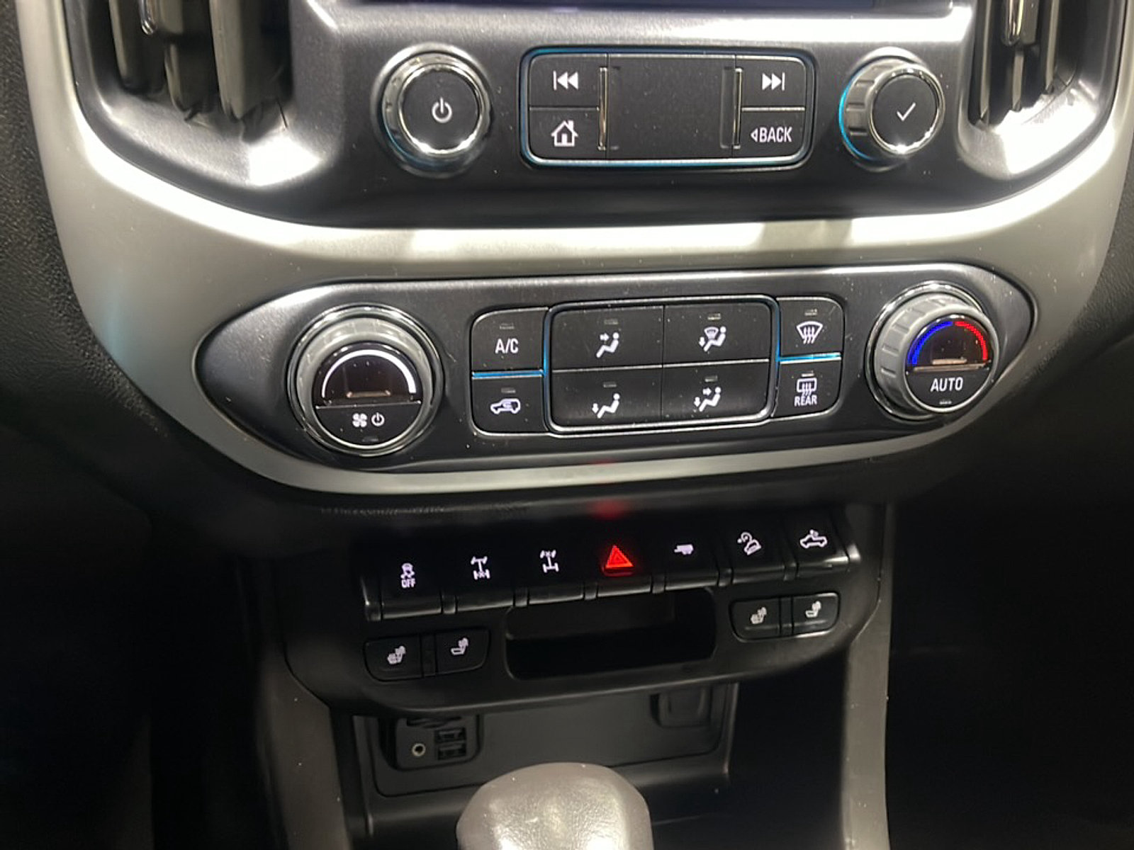 Used 2022 Chevrolet Colorado ZR2 AWD/4WD image 9