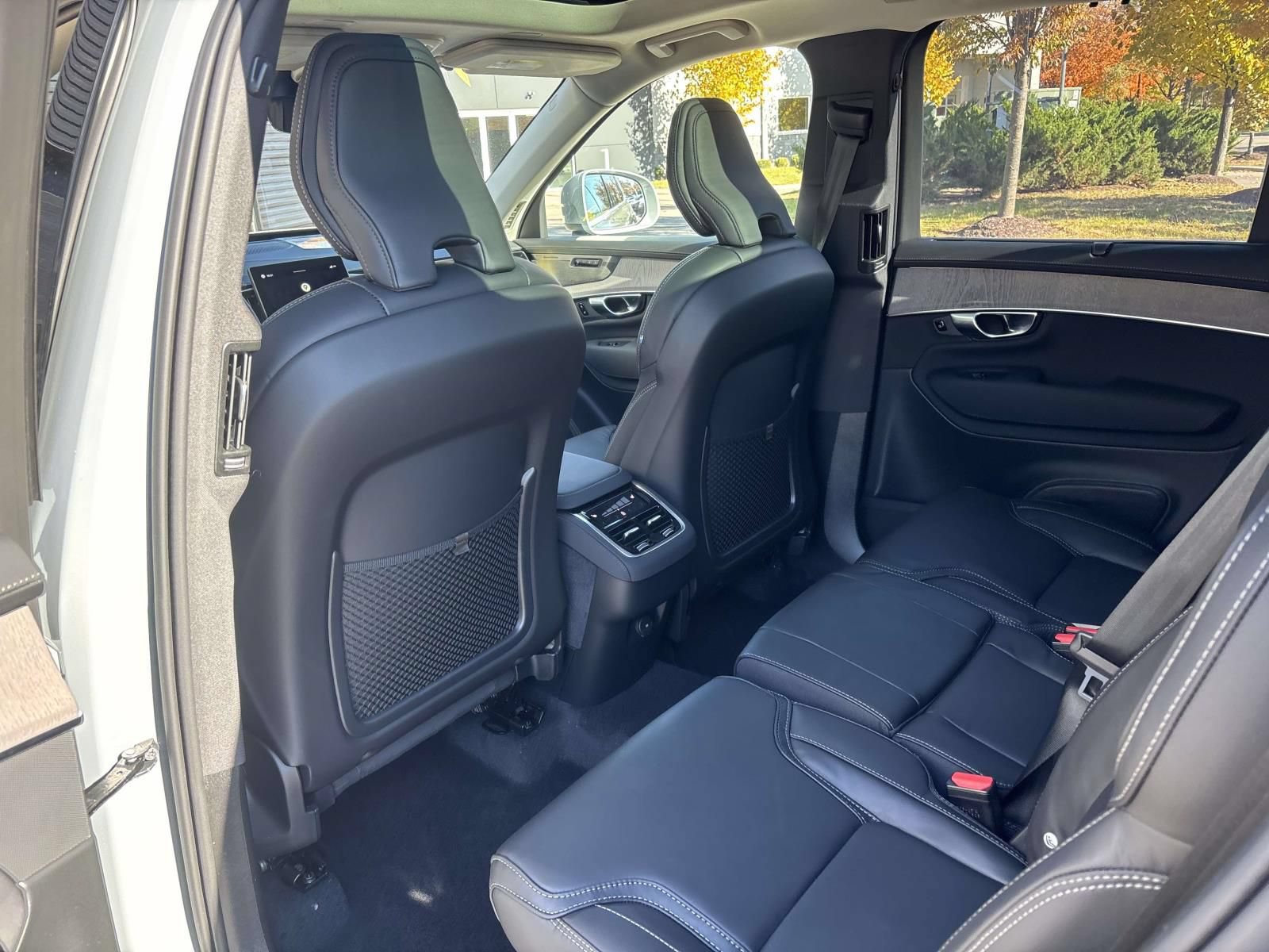 New 2026 Volvo XC90 B6 Ultra w/ Protection Package AWD/4WD image 27