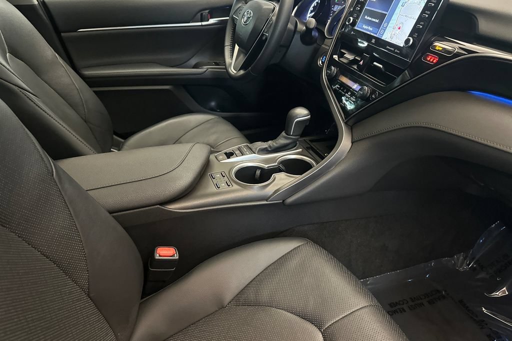 Used 2021 Toyota Camry XLE w/ Navigation Package FWD image 15