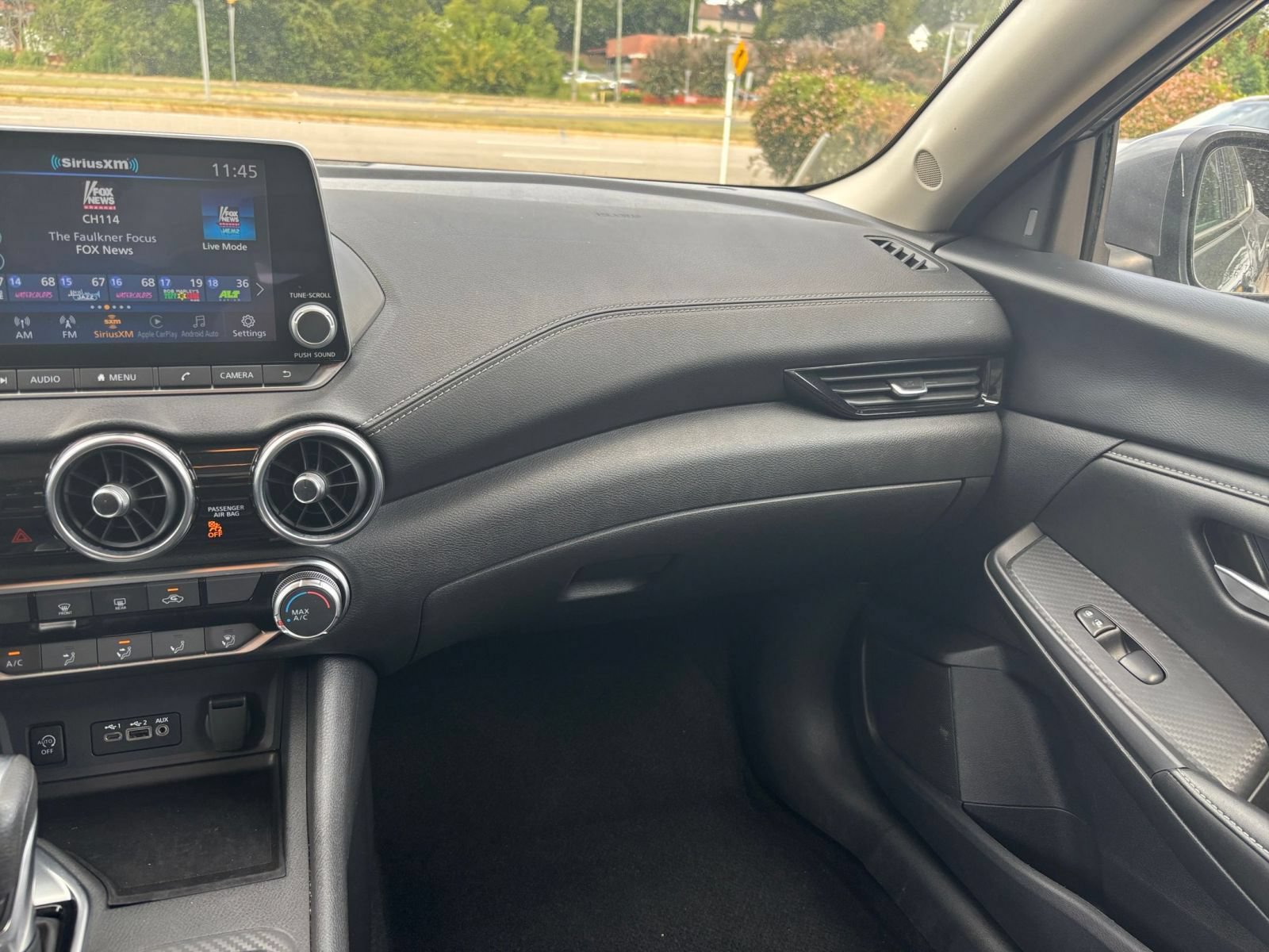 Used 2025 Nissan Sentra SV FWD image 32