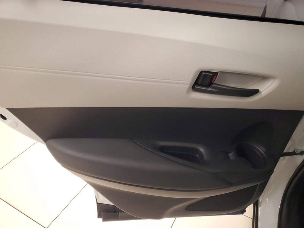 Used 2023 Toyota Corolla Cross L image 13