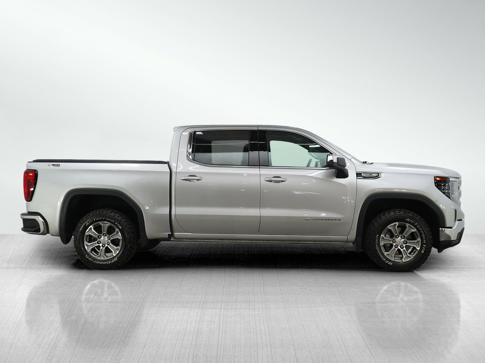 Used 2022 GMC Sierra 1500 SLE AWD/4WD image 6