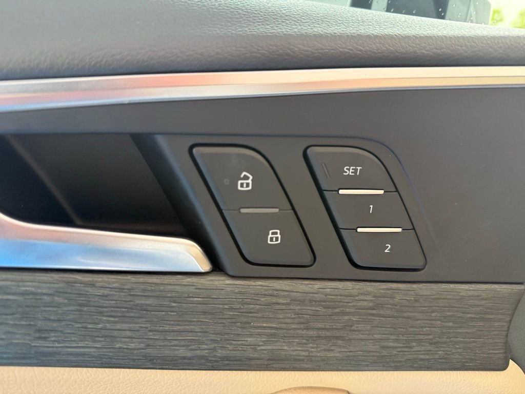 Used 2018 Audi A4 2.0T Premium Plus w/ Premium Plus Package AWD/4WD image 19
