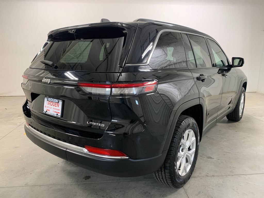Used 2023 Jeep Grand Cherokee Limited w/ Luxury Tech Group II AWD/4WD image 29
