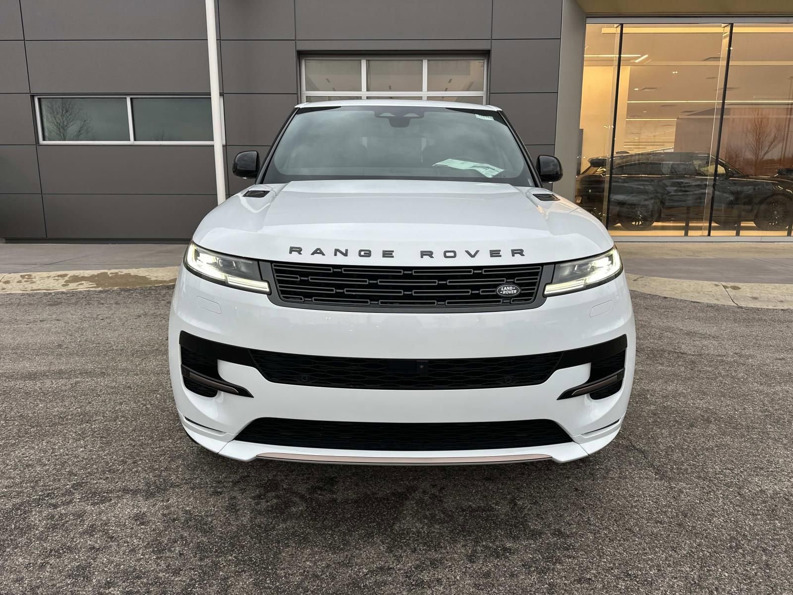 New 2026 Land Rover Range Rover Sport Dynamic SE image 2