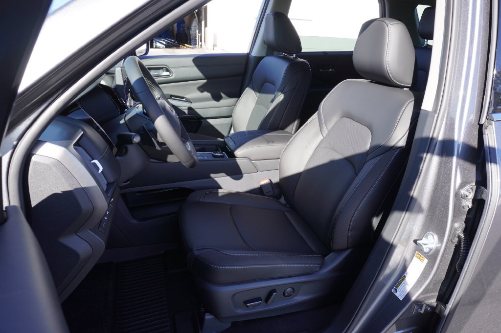New 2026 Nissan Pathfinder SL w/ SL Premium Package AWD/4WD image 15