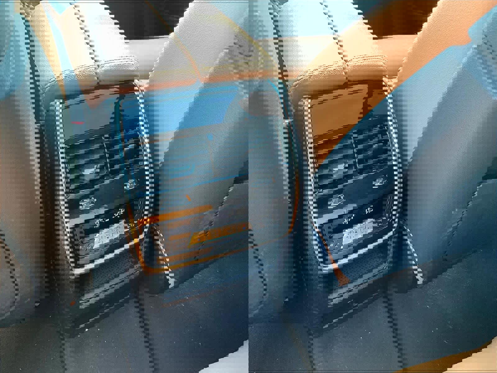 Used 2022 BMW X5 xDrive40i w/ M Sport Package image 33