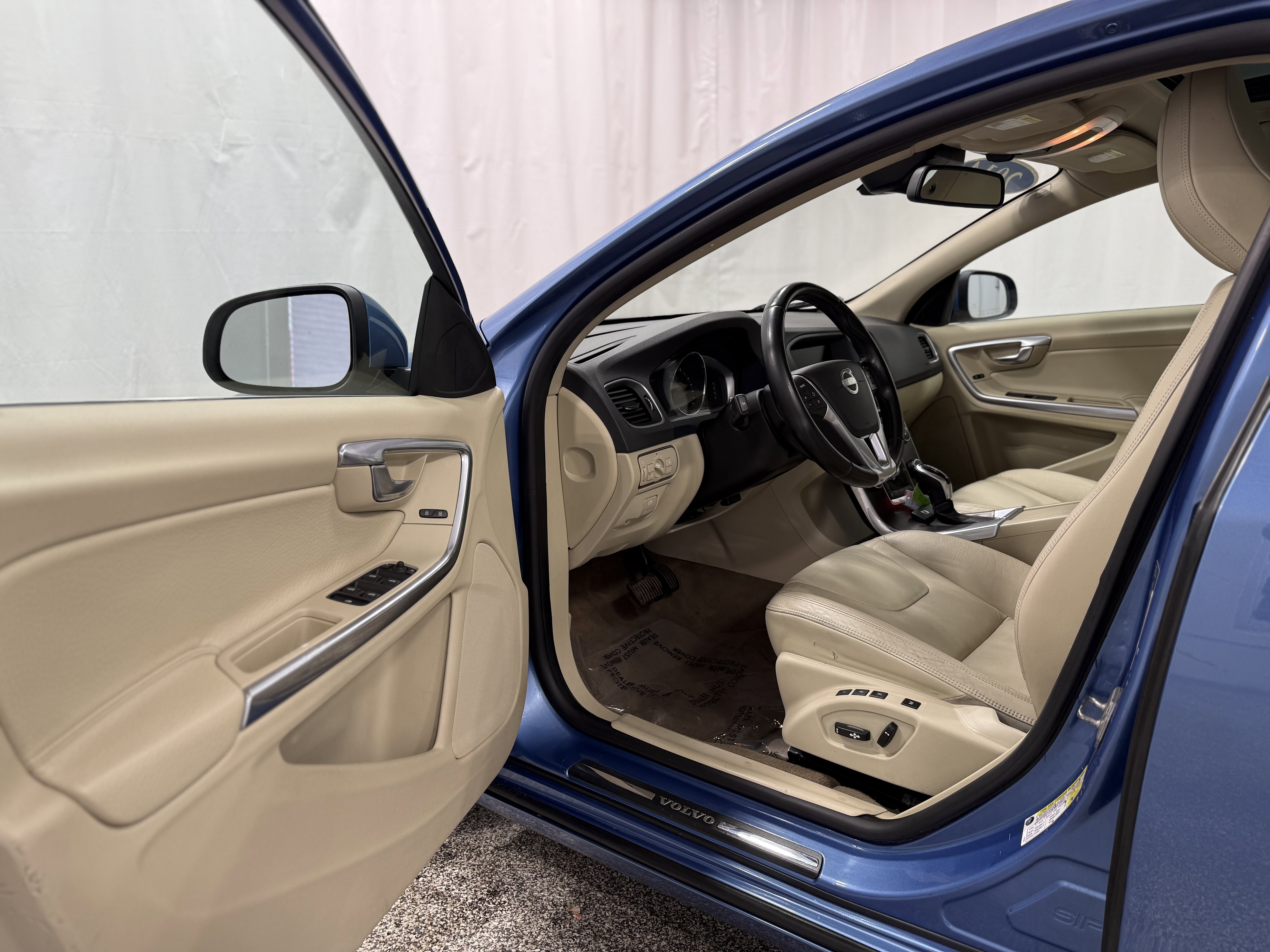 Used 2014 Volvo S60 T5 image 11