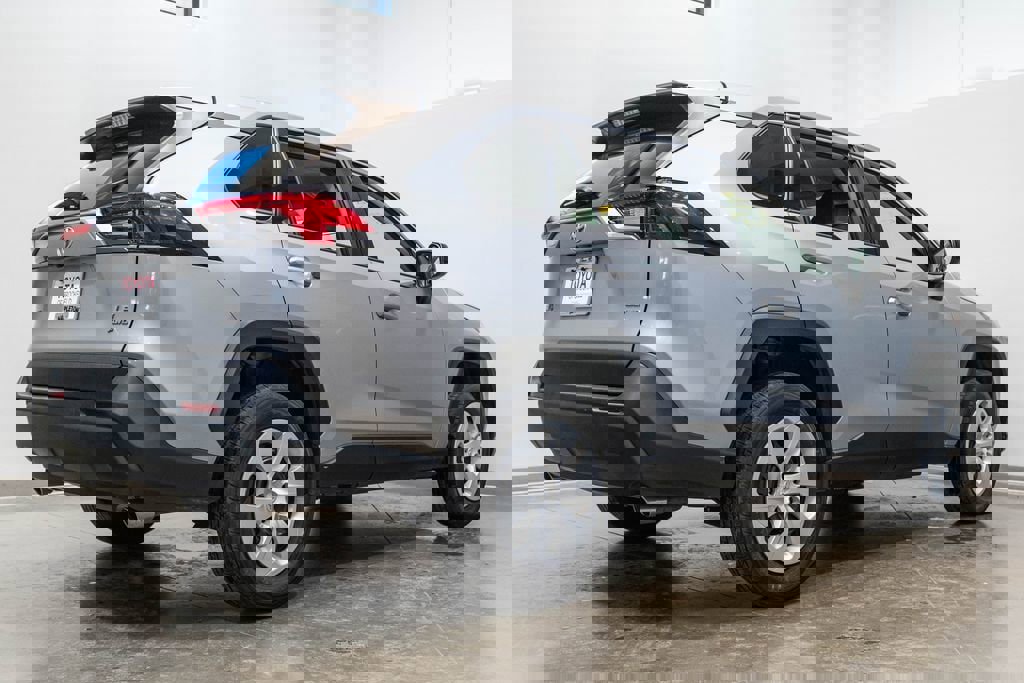 Used 2024 Toyota RAV4 LE AWD/4WD image 9