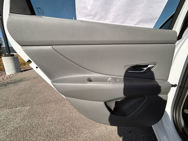 New 2025 Hyundai Elantra Sport image 32