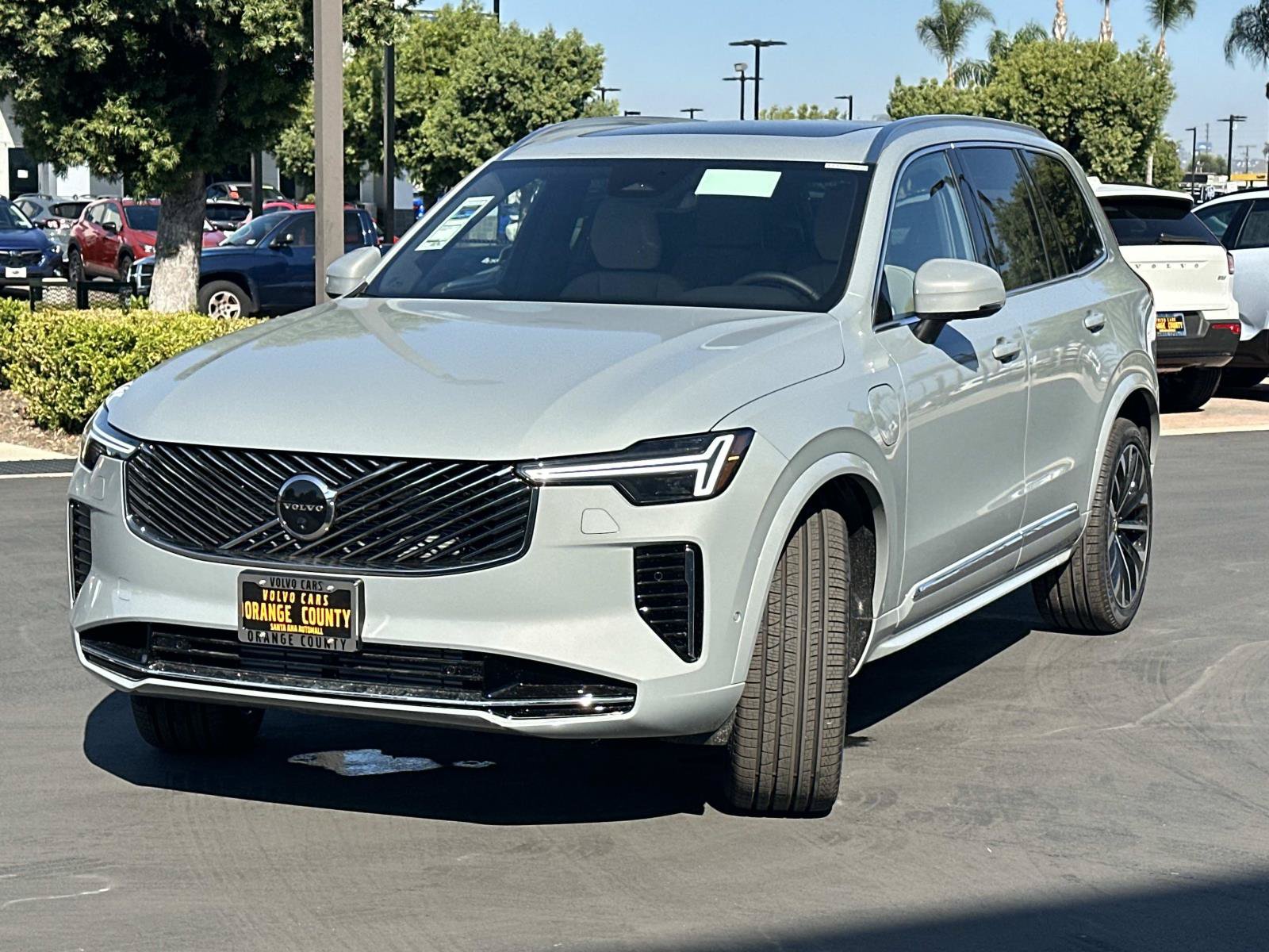 New 2026 Volvo XC90 T8 Plus w/ Protection Package Premier AWD/4WD image 6