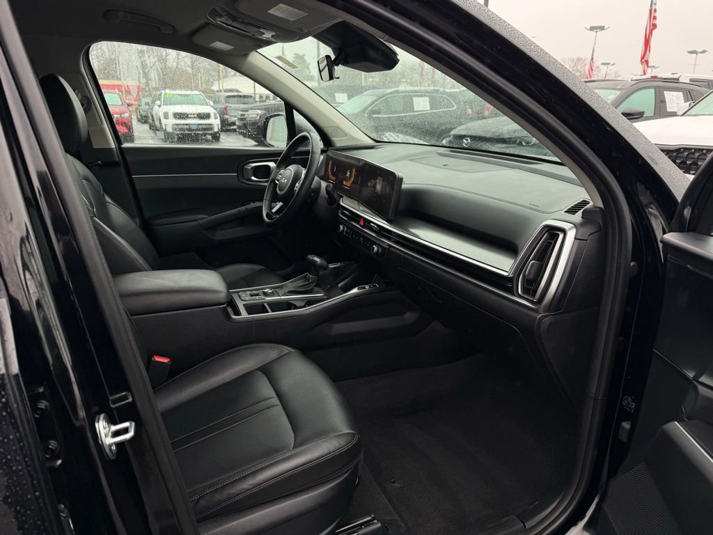 Certified 2024 Kia Sorento S image 23