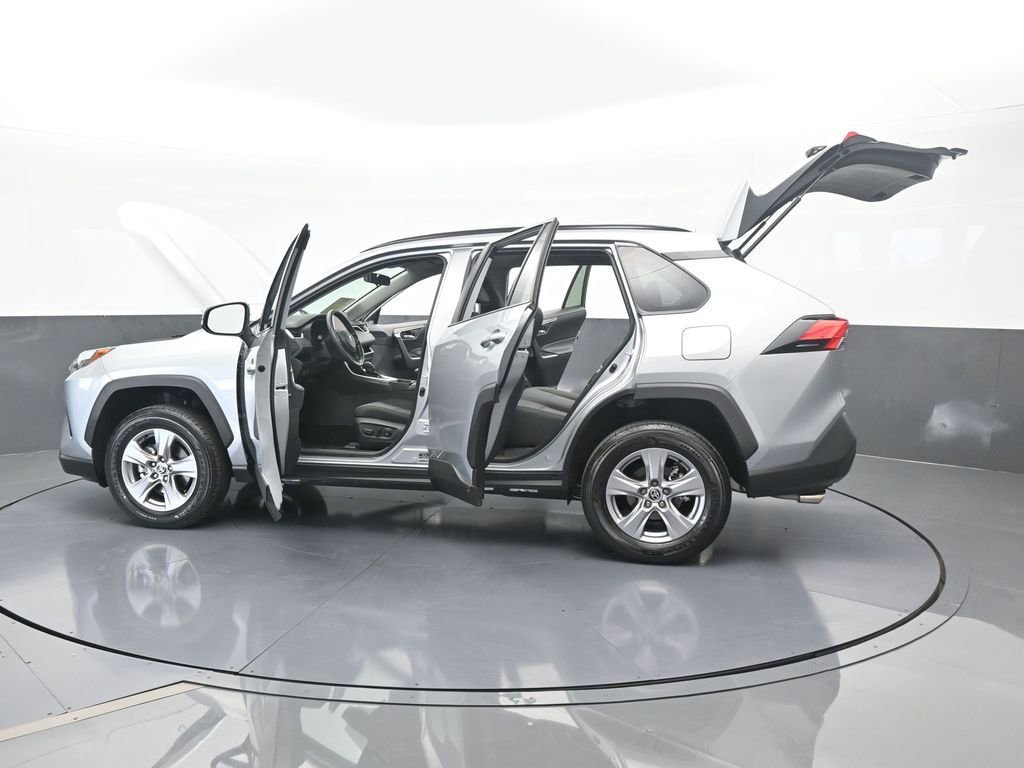 Used 2025 Toyota RAV4 XLE image 73