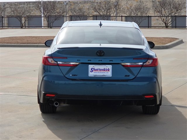 Used 2025 Toyota Camry SE image 7