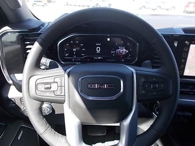 New 2025 GMC Sierra 1500 SLT image 17