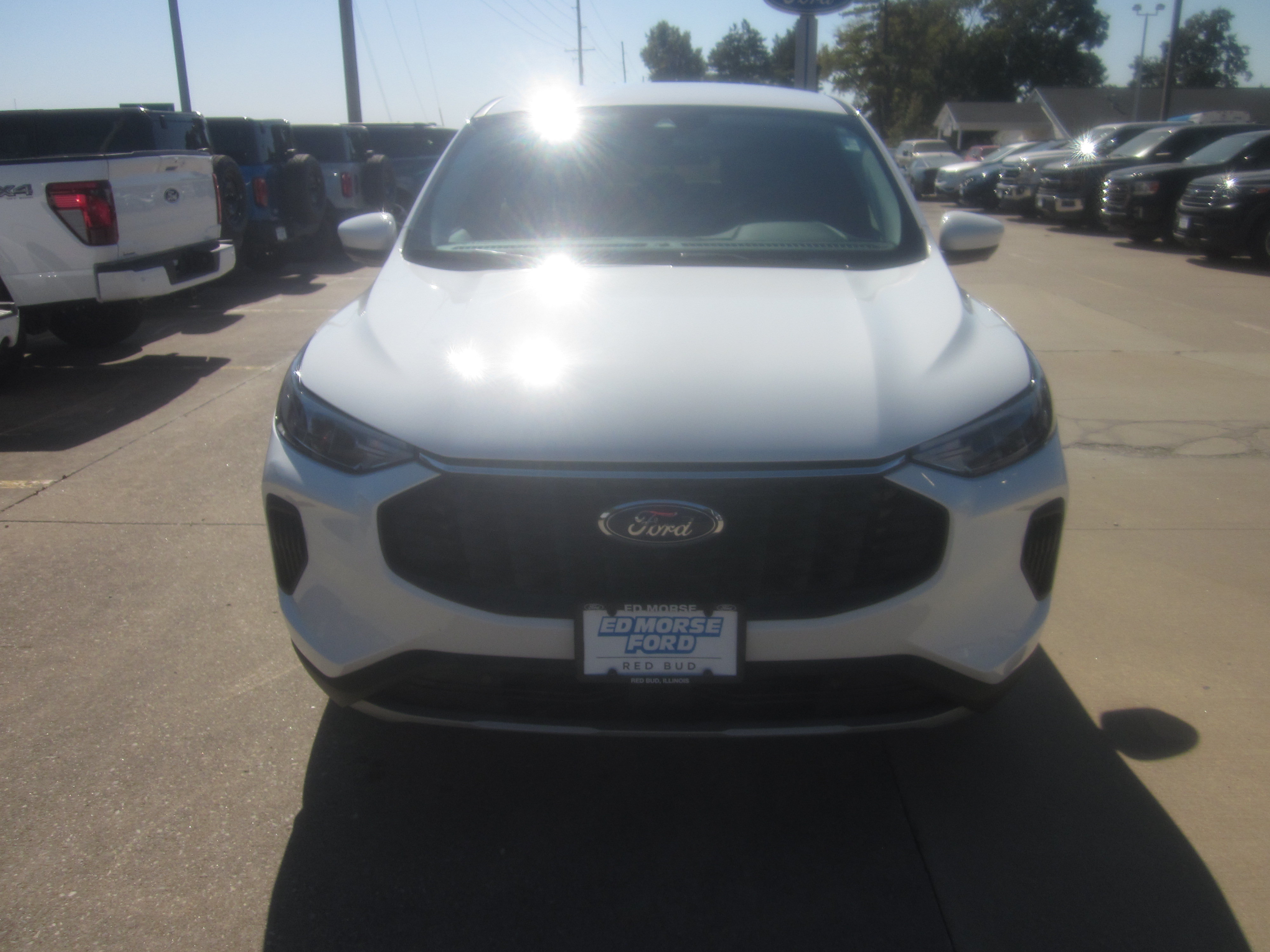 Used 2023 Ford Escape Active w/ Tech Pack #2 AWD/4WD image 2