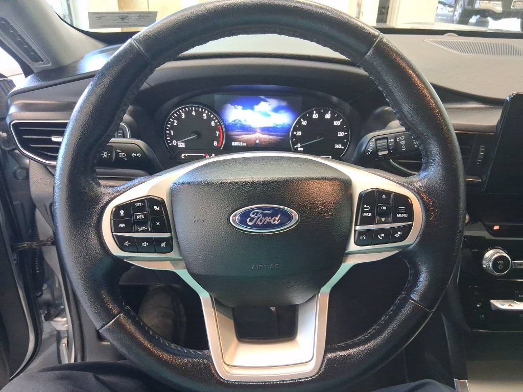 Used 2021 Ford Explorer Limited w/ Equipment Group 301A AWD/4WD image 10