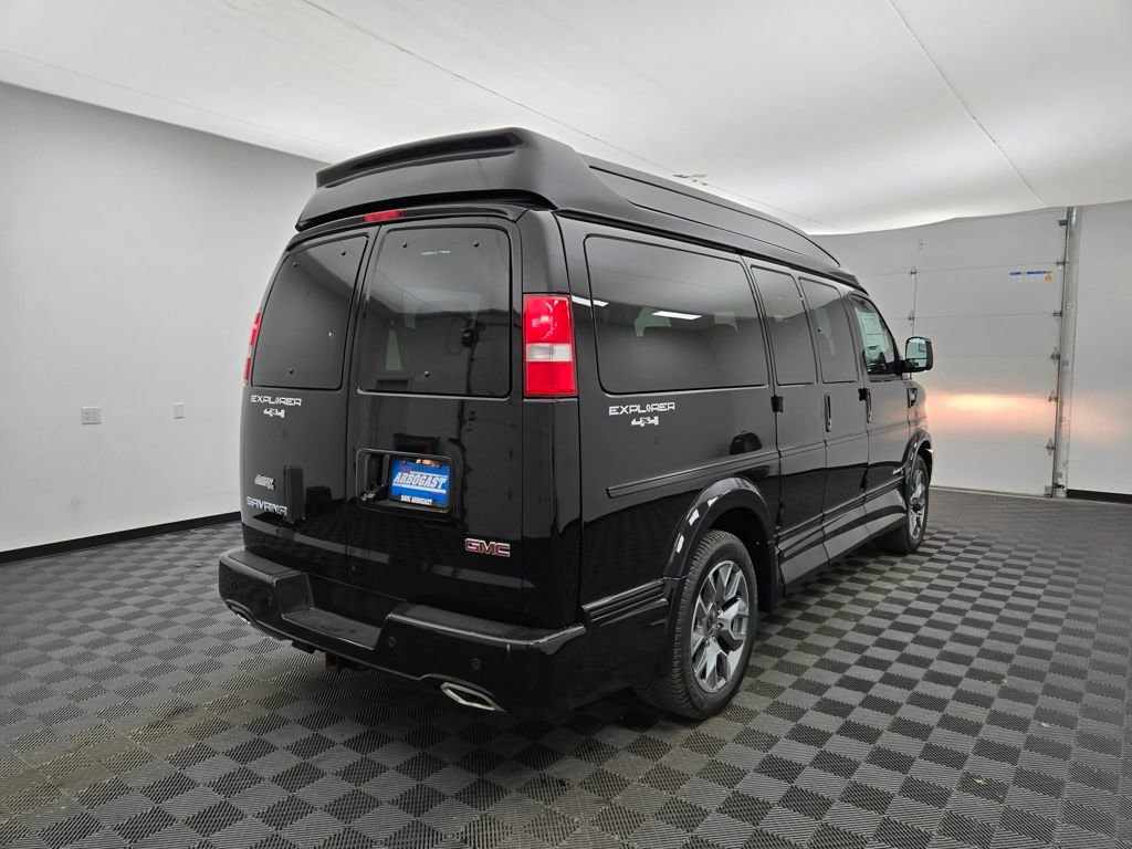 New 2024 GMC Savana 2500 image 3