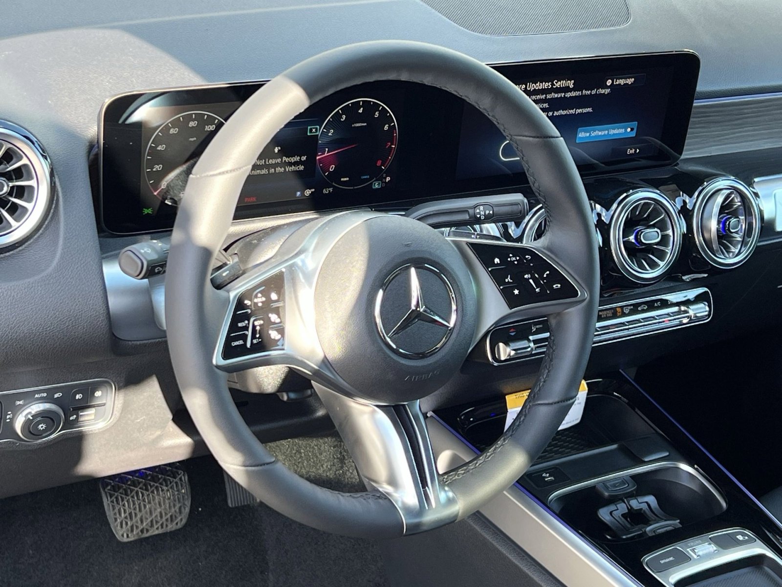 New 2026 Mercedes-Benz GLB 250 4MATIC image 14