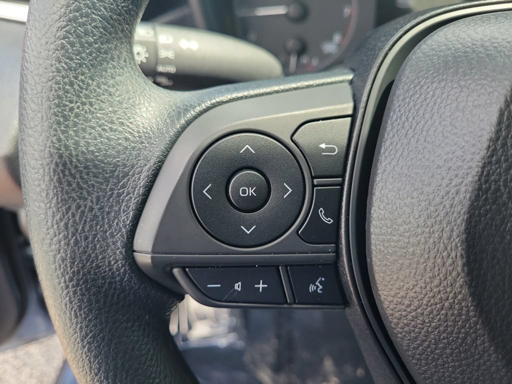 Used 2025 Toyota Corolla LE FWD image 16