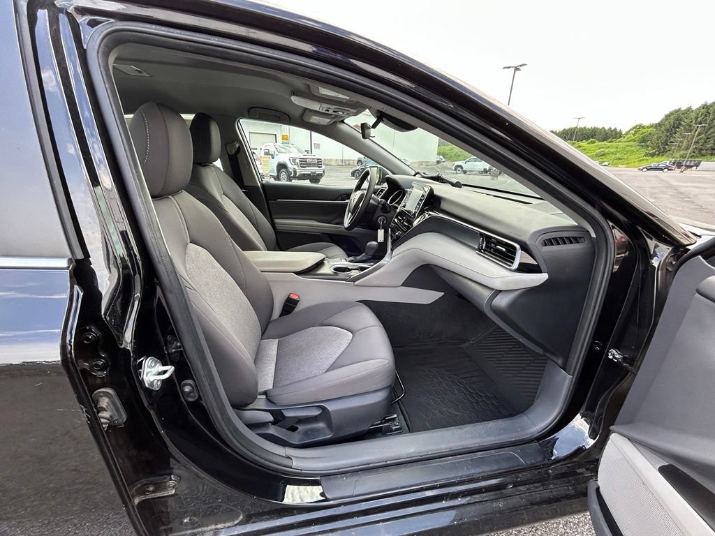 Used 2023 Toyota Camry LE FWD image 31