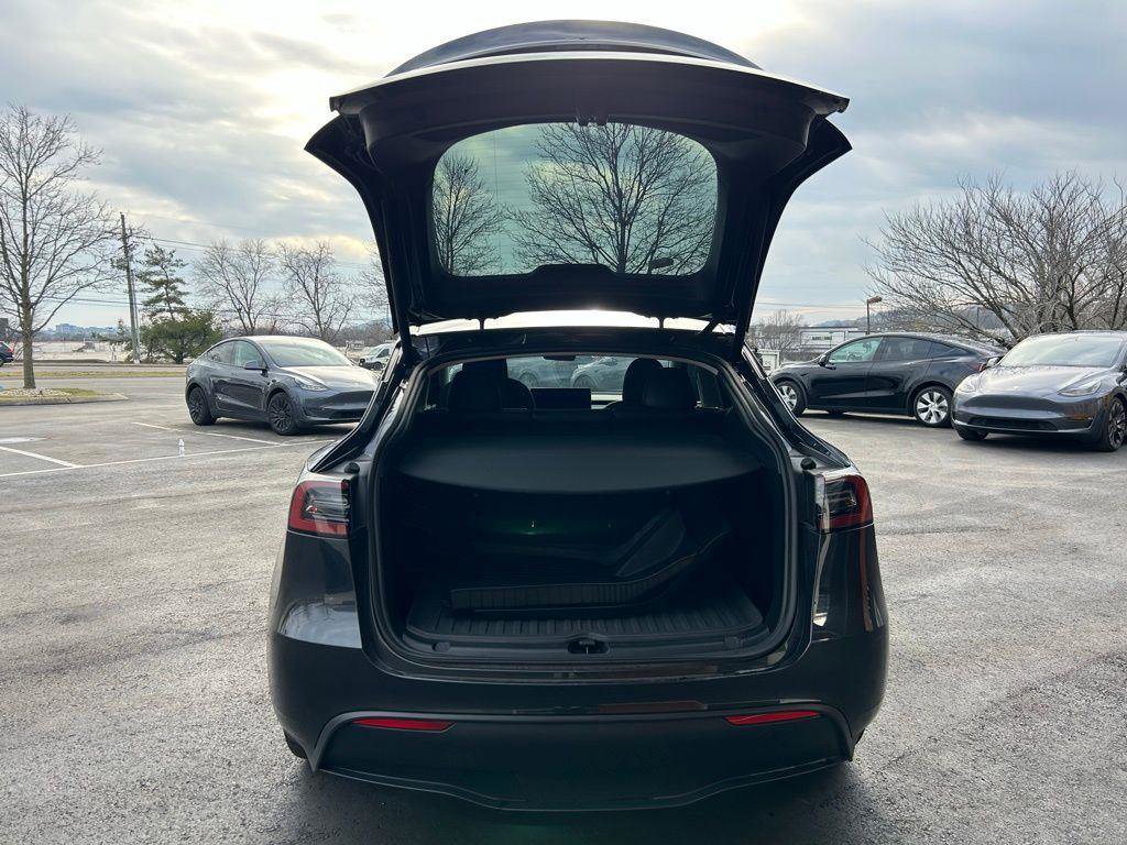 Used 2025 Tesla Model Y Long Range image 7