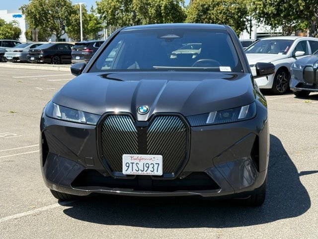 Used 2026 BMW iX xDrive60 w/ Premium Package AWD/4WD image 3