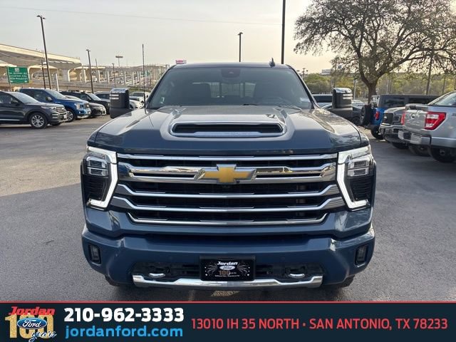 Used 2025 Chevrolet Silverado 2500 High Country w/ High Country Premium Package image 2