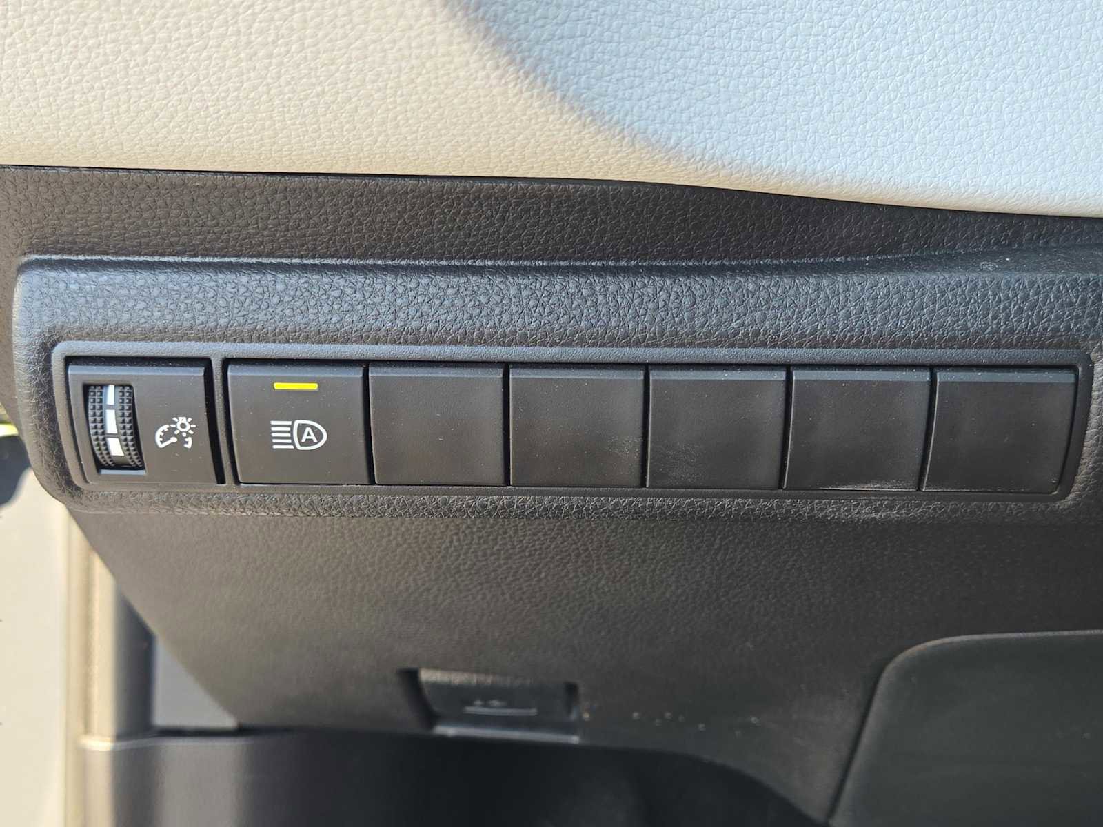 Used 2025 Toyota Corolla SE FWD image 20