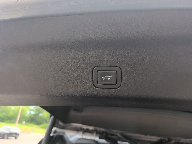Certified 2025 Chevrolet Suburban Z71 AWD/4WD image 12