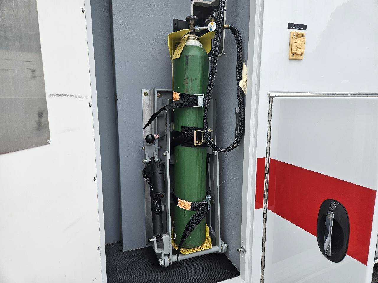 Used 2013 Ford F450 XLT w/ Ambulance Preparation Pkg RWD image 38