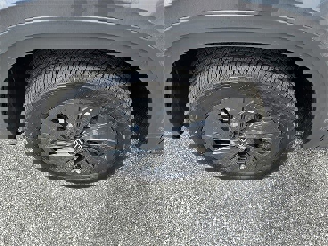 New 2025 Volkswagen Taos S image 16