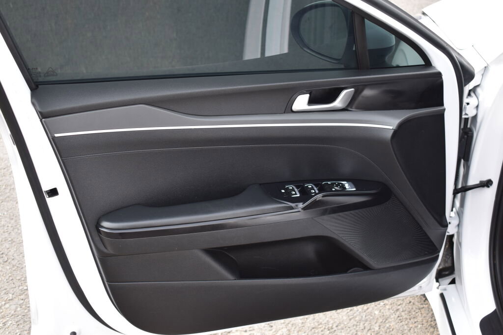 Used 2022 Kia K5 LXS image 13