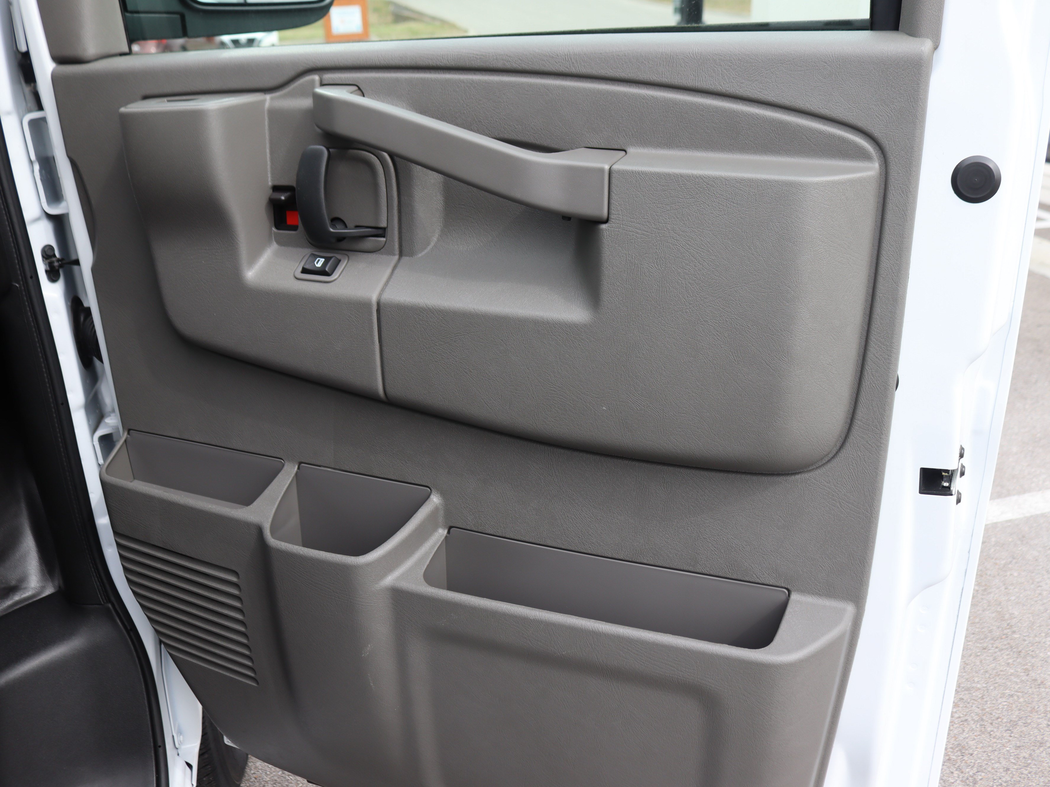 Used 2025 GMC Savana 2500 w/ Driver Convenience Package RWD image 32