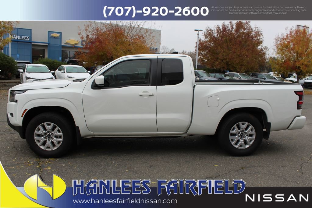 Used 2023 Nissan Frontier SV w/ Tow Package image 2