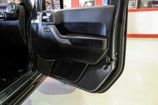 Used 2017 Jeep Wrangler Unlimited Willys image 40