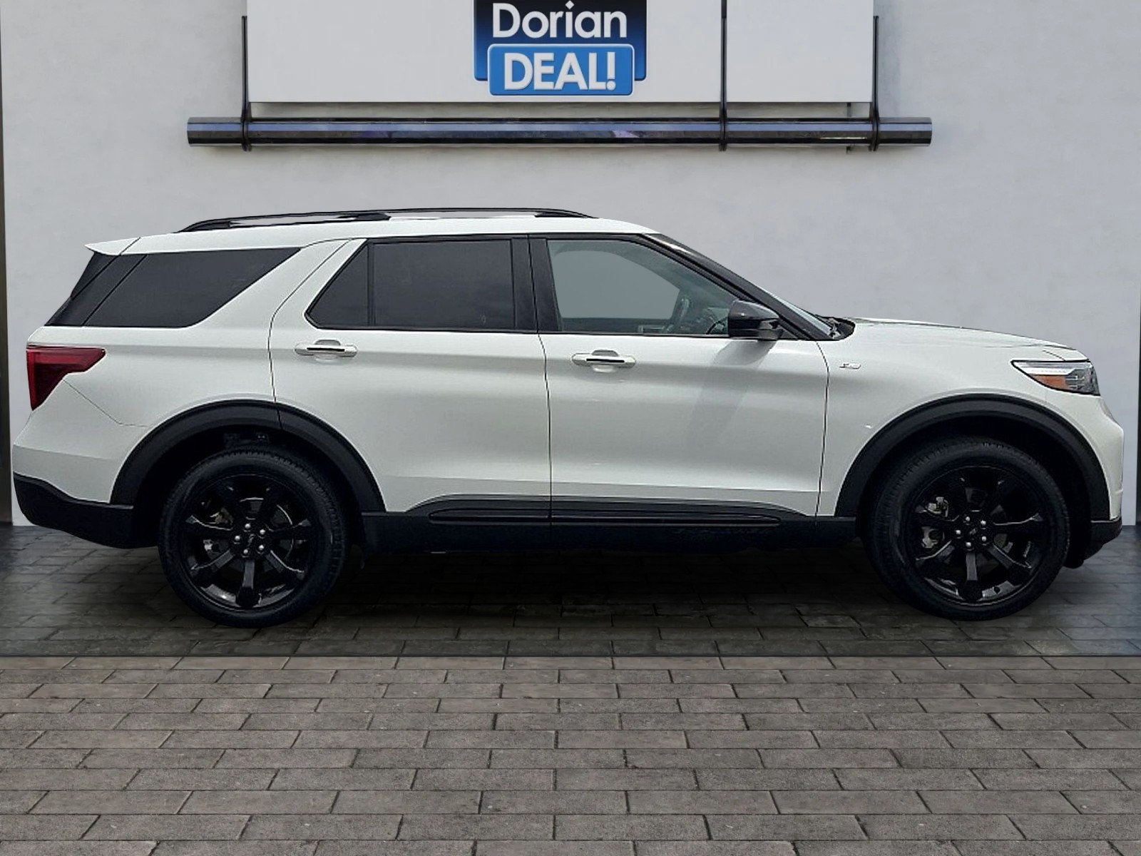 Certified 2024 Ford Explorer ST-Line w/ Class IV Trailer Tow Package AWD/4WD image 2