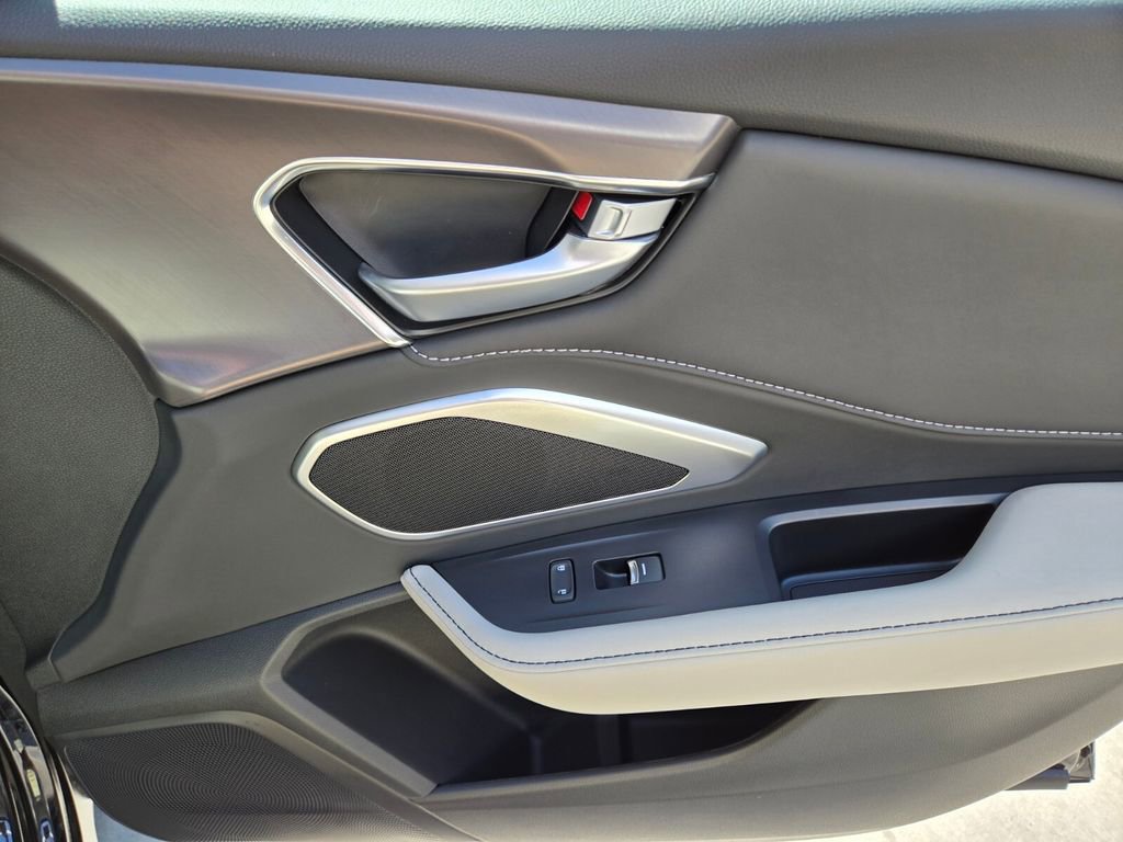 Used 2025 Acura RDX SH-AWD image 22