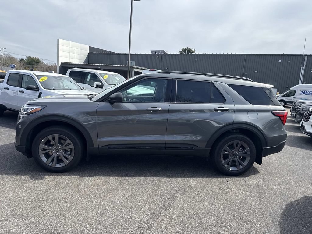 New 2026 Ford Explorer Active w/ Active Comfort Package AWD/4WD image 2