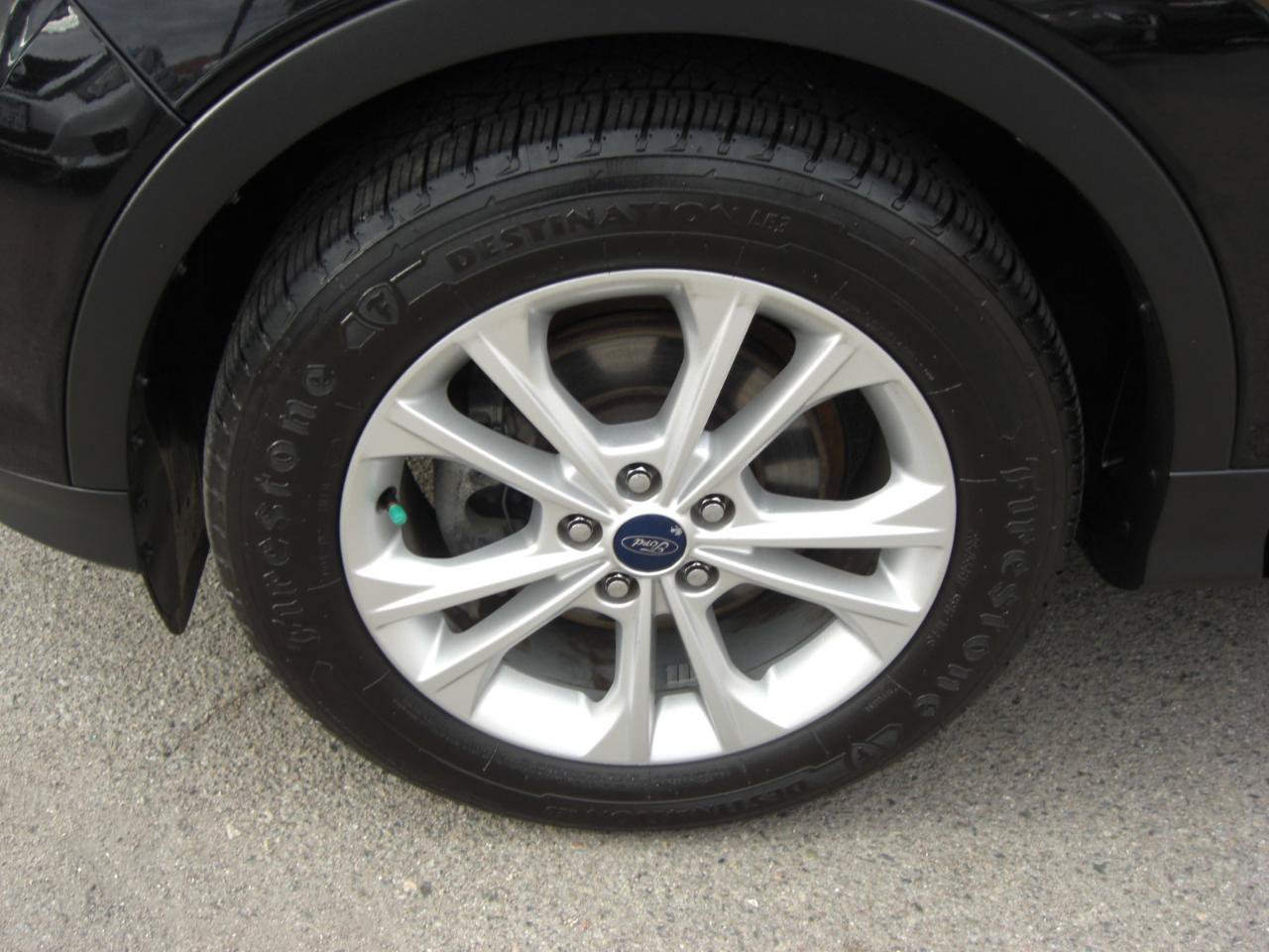 Used 2017 Ford Escape SE w/ Equipment Group 201A FWD image 4