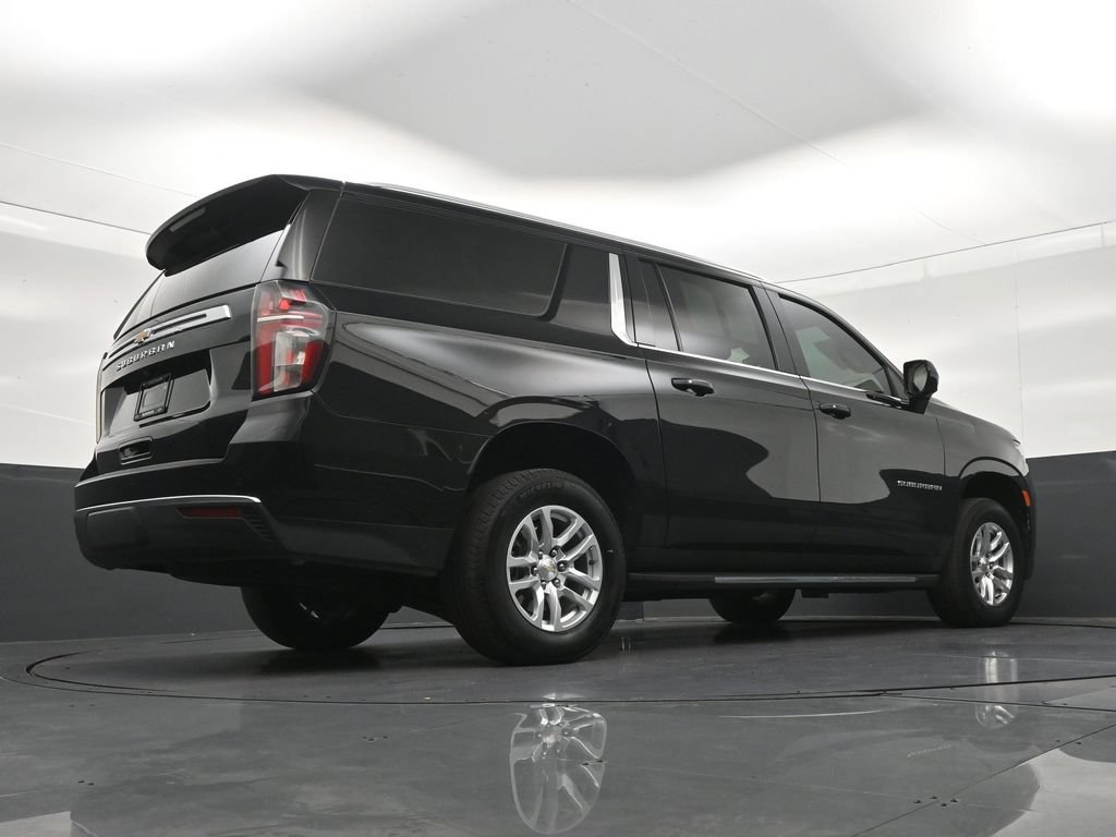 Used 2024 Chevrolet Suburban LS RWD image 28