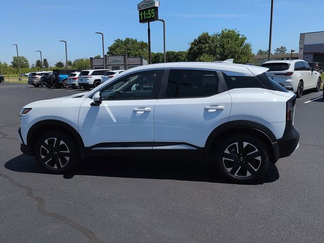 Used 2025 Nissan Kicks SV AWD/4WD image 4