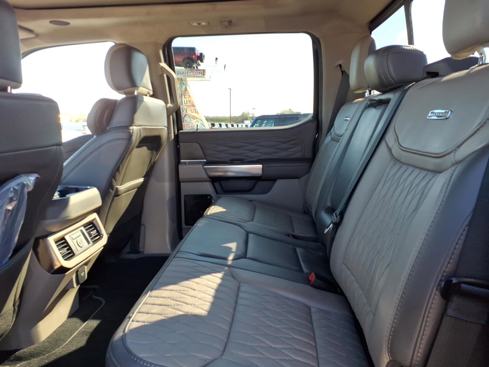 Used 2025 Ford F450 Platinum w/ Platinum Plus Package image 14